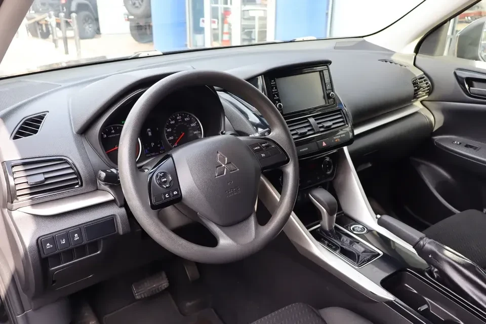 2023 Mitsubishi Eclipse Cross - Image 11 of 20