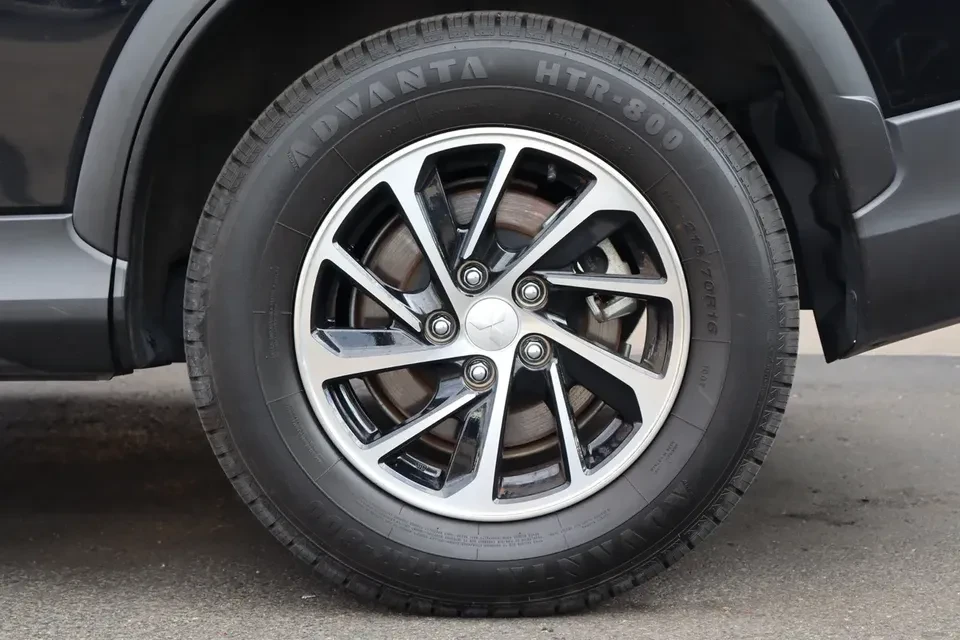 2023 Mitsubishi Eclipse Cross - Image 10 of 20