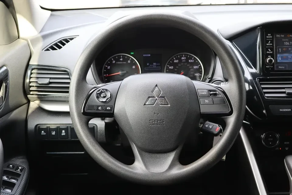 2023 Mitsubishi Eclipse Cross - Image 12 of 20