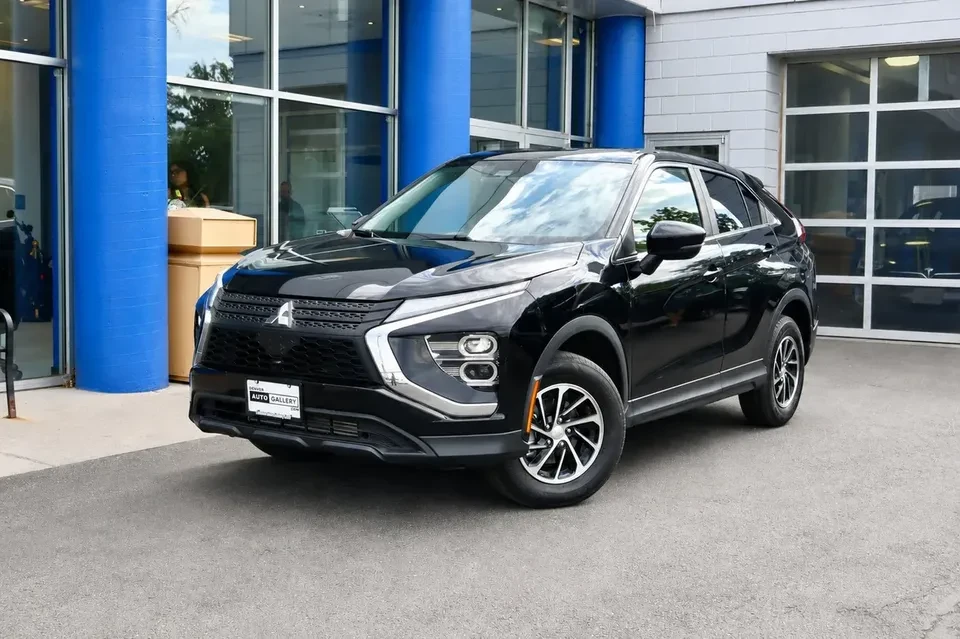 2023 Mitsubishi Eclipse Cross - Image 4 of 20