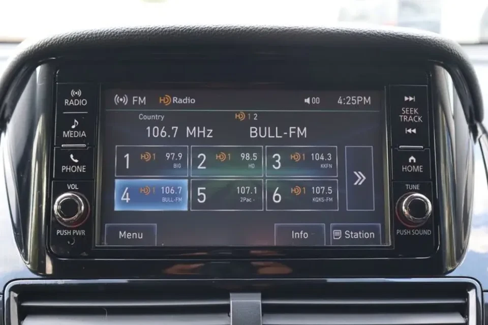 2023 Mitsubishi Eclipse Cross - Image 18 of 20