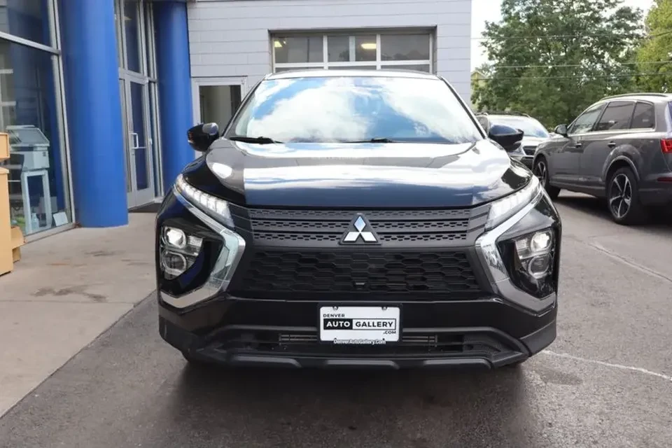 2023 Mitsubishi Eclipse Cross - Image 2 of 20