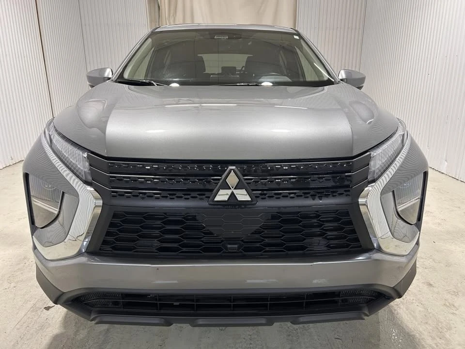 2023 Mitsubishi Eclipse Cross - Image 2 of 20