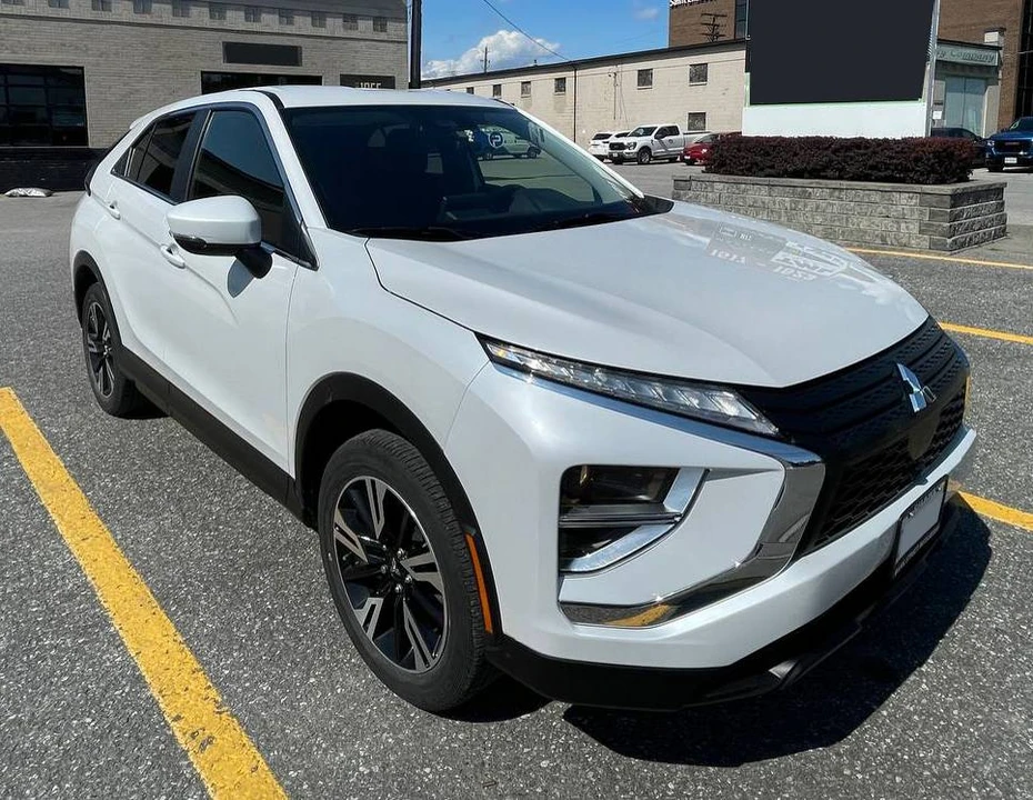 2023 Mitsubishi Eclipse Cross - Image 2 of 5