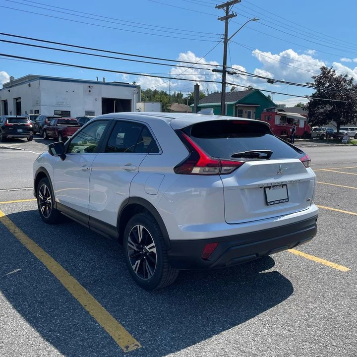 2023 Mitsubishi Eclipse Cross - Image 4 of 5