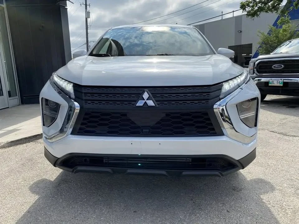 2023 Mitsubishi Eclipse Cross - Image 4 of 9