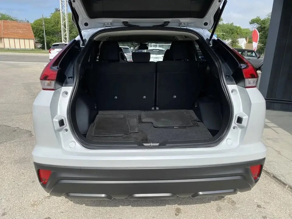 2023 Mitsubishi Eclipse Cross - Image 6 of 9