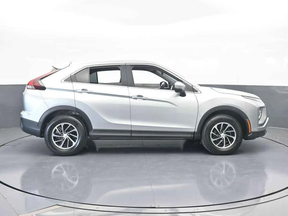 2023 Mitsubishi Eclipse Cross - Image 3 of 20