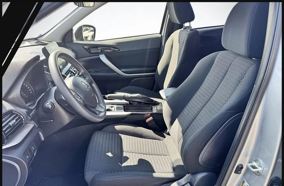 2023 Mitsubishi Eclipse Cross - Image 10 of 15
