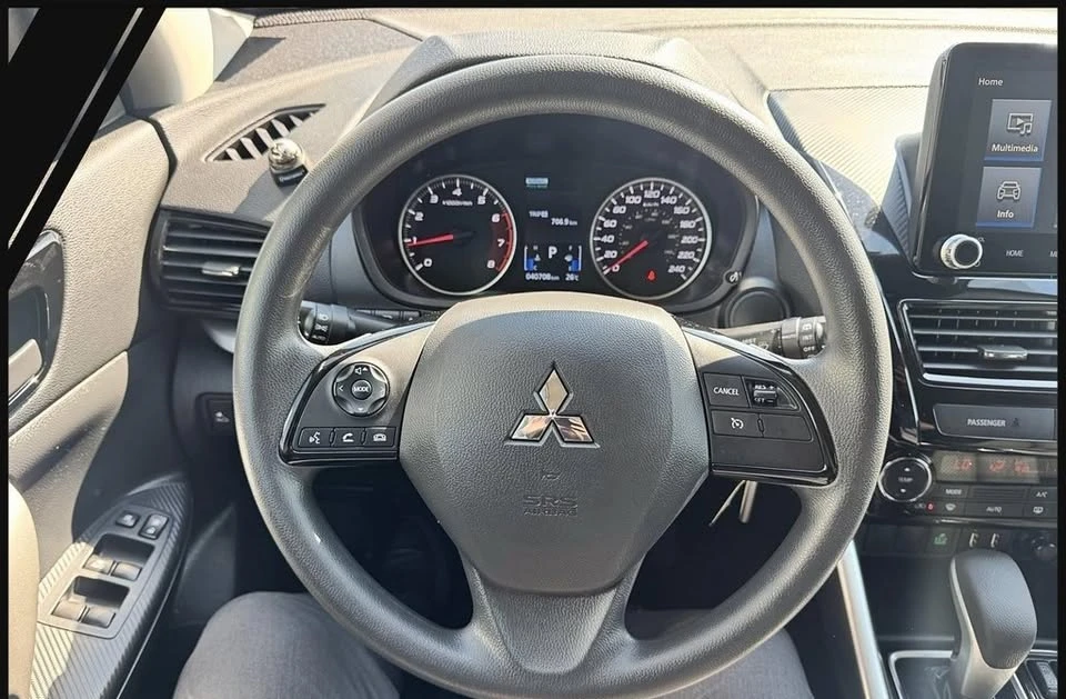 2023 Mitsubishi Eclipse Cross - Image 12 of 15