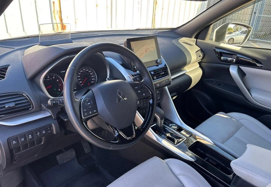 2023 Mitsubishi Eclipse Cross - Image 7 of 13