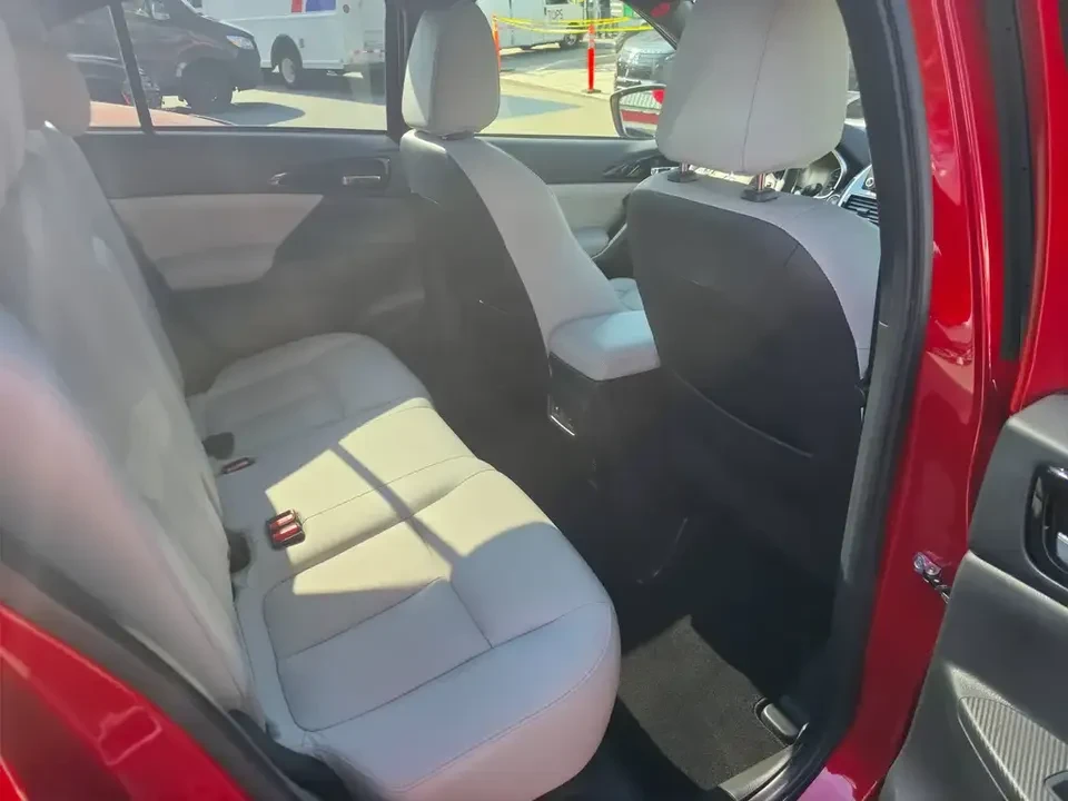 2023 Mitsubishi Eclipse Cross - Image 12 of 19