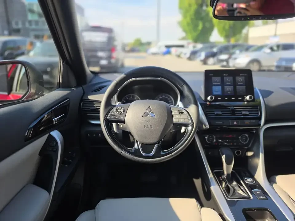 2023 Mitsubishi Eclipse Cross - Image 14 of 19