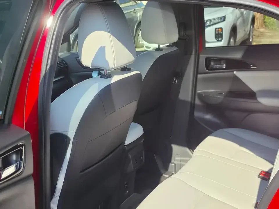 2023 Mitsubishi Eclipse Cross - Image 11 of 19