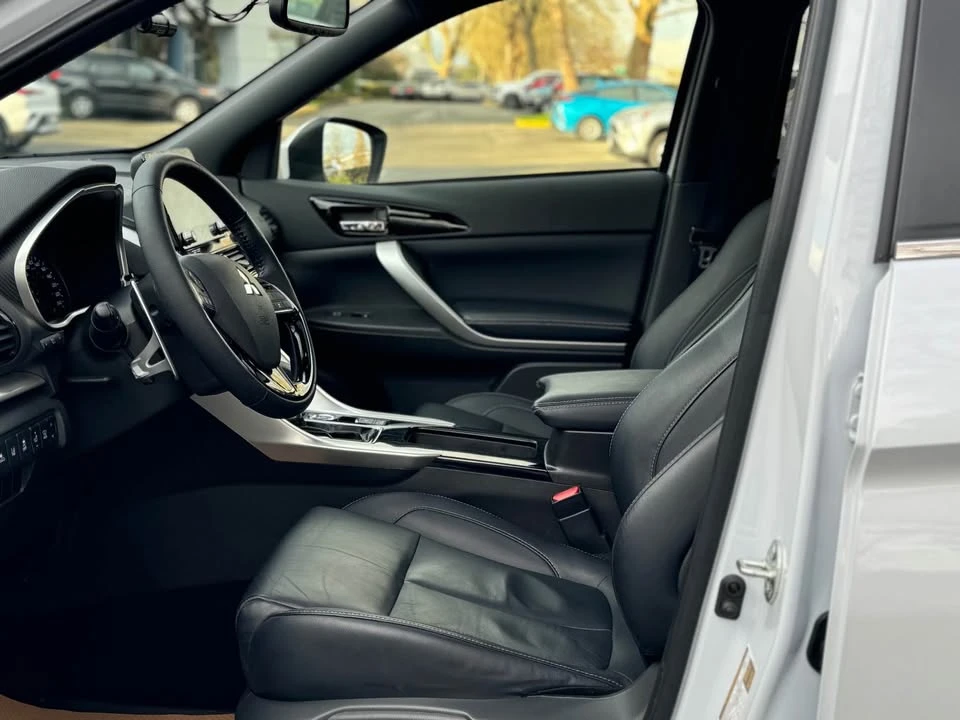 2023 Mitsubishi Eclipse Cross - Image 6 of 12