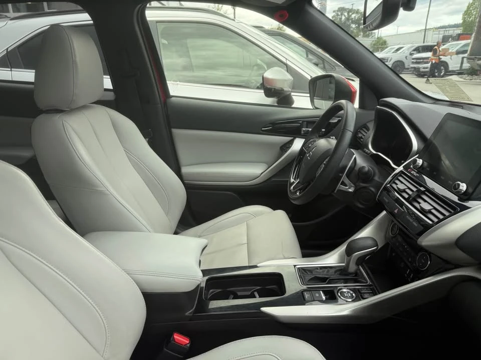 2023 Mitsubishi Eclipse Cross - Image 3 of 4