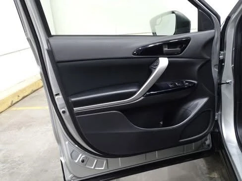 2023 Mitsubishi Eclipse Cross - Image 9 of 18