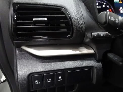 2023 Mitsubishi Eclipse Cross - Image 11 of 18