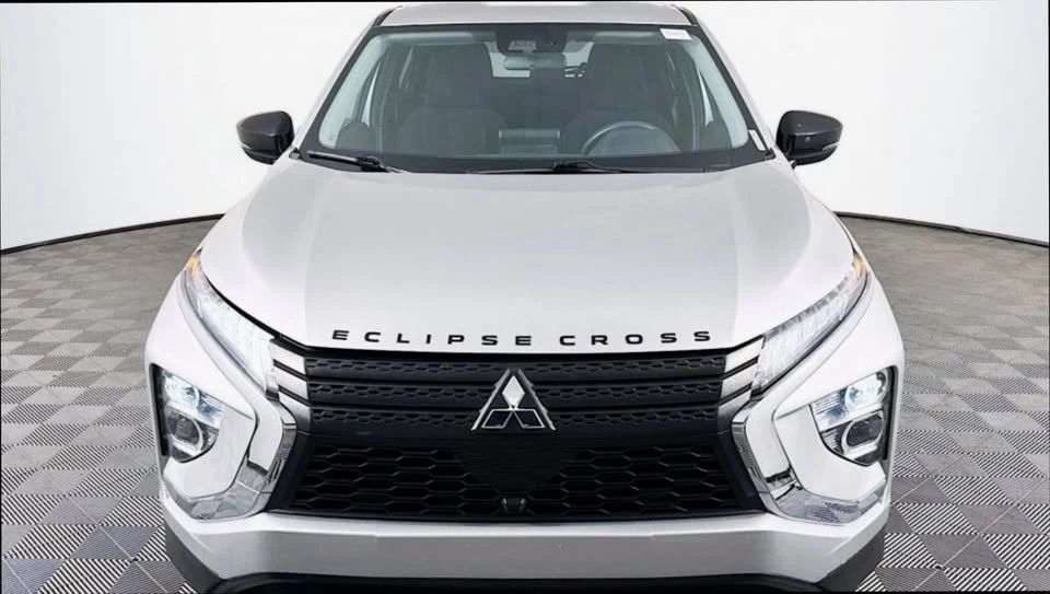 2023 Mitsubishi Eclipse Cross - Image 2 of 20