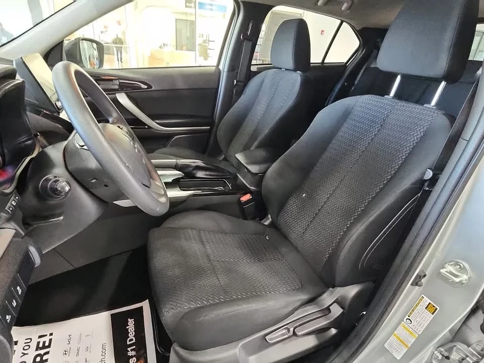 2023 Mitsubishi Eclipse Cross - Image 9 of 18
