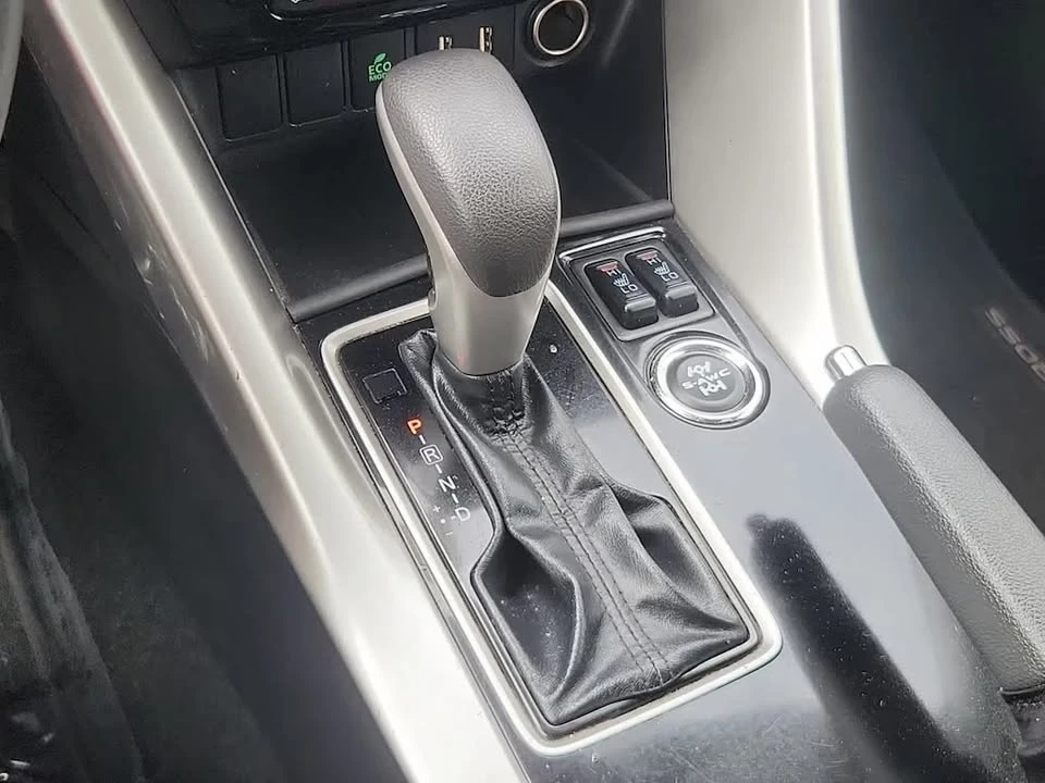 2023 Mitsubishi Eclipse Cross - Image 10 of 18