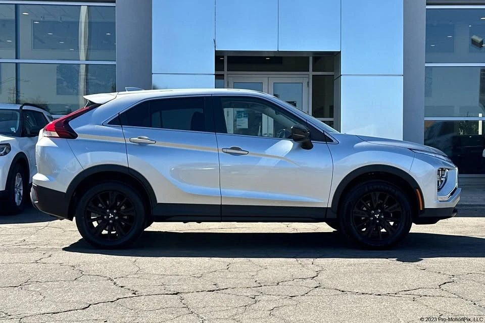 2023 Mitsubishi Eclipse Cross - Image 2 of 19