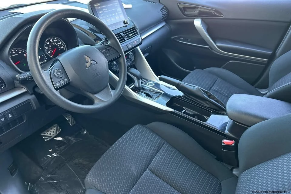 2023 Mitsubishi Eclipse Cross - Image 9 of 19
