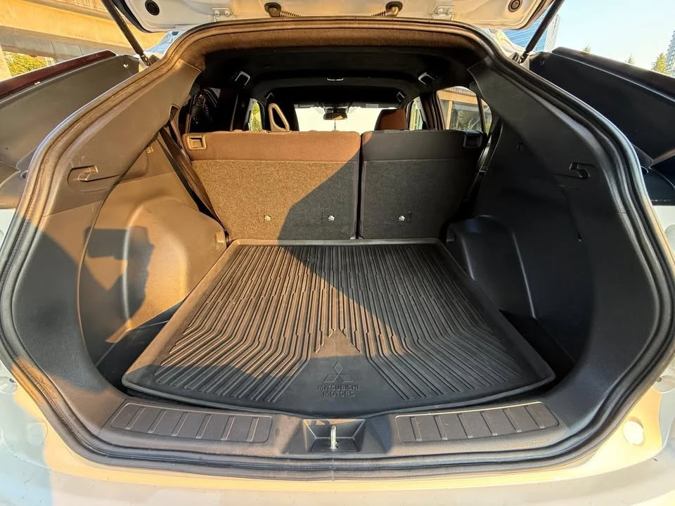 2023 Mitsubishi Eclipse Cross - Image 12 of 13