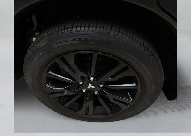 2023 Mitsubishi Eclipse Cross - Image 17 of 20