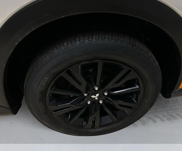 2023 Mitsubishi Eclipse Cross - Image 16 of 20