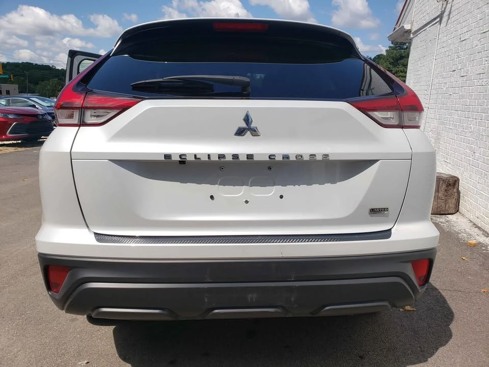 2023 Mitsubishi Eclipse Cross - Image 5 of 10