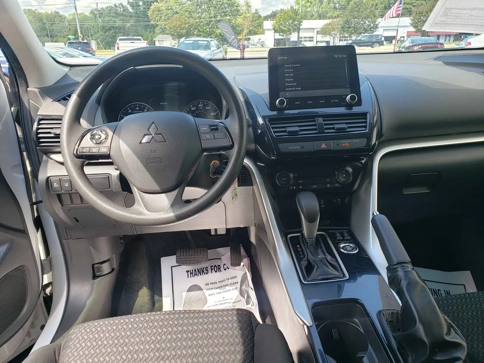 2023 Mitsubishi Eclipse Cross - Image 8 of 10
