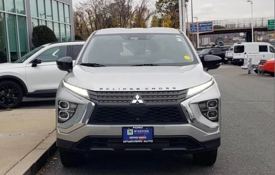 2023 Mitsubishi Eclipse Cross - Image 3 of 12