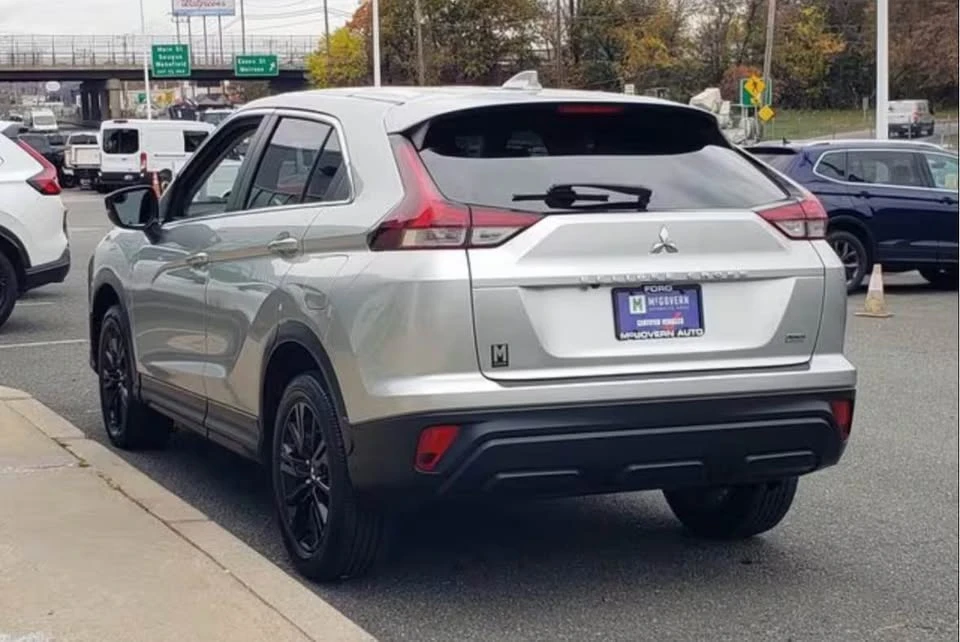 2023 Mitsubishi Eclipse Cross - Image 4 of 12