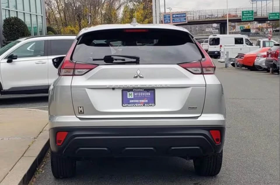 2023 Mitsubishi Eclipse Cross - Image 6 of 12