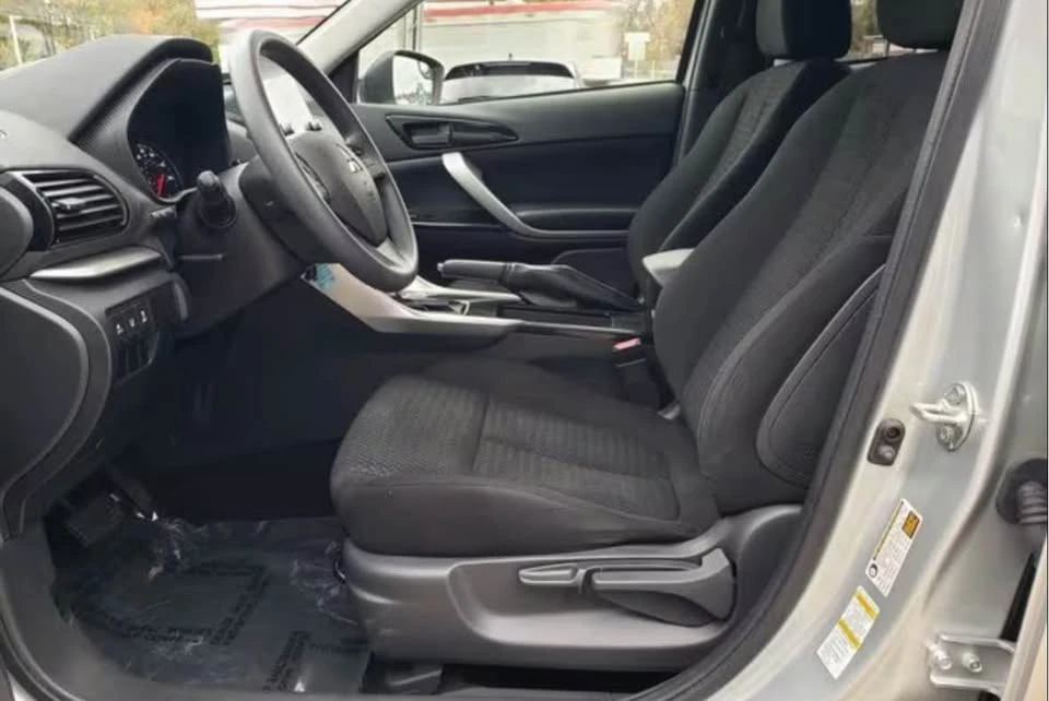 2023 Mitsubishi Eclipse Cross - Image 8 of 12