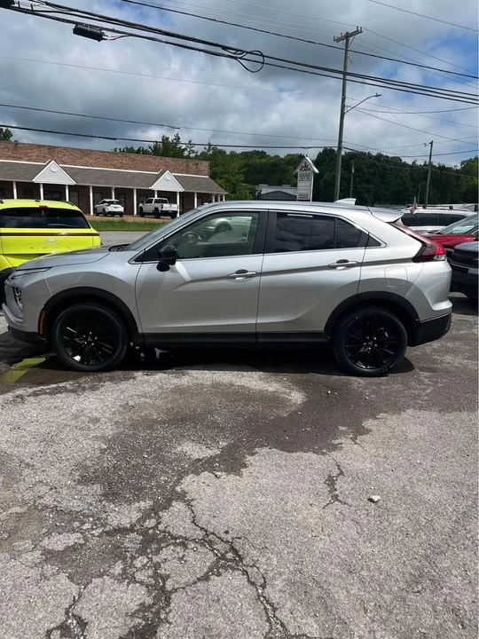 2023 Mitsubishi Eclipse Cross - Image 2 of 10