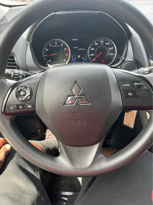 2023 Mitsubishi Eclipse Cross - Image 7 of 10