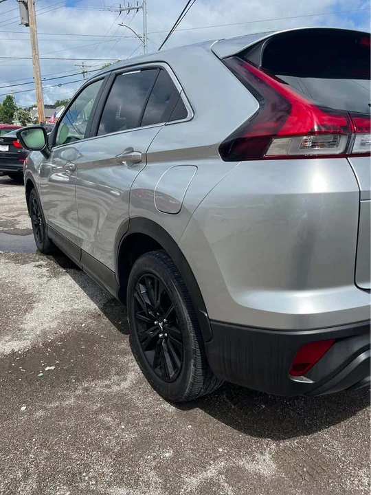 2023 Mitsubishi Eclipse Cross - Image 4 of 10