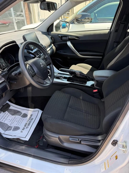 2023 Mitsubishi Eclipse Cross - Image 3 of 8