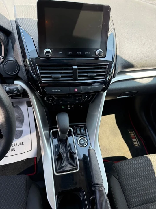2023 Mitsubishi Eclipse Cross - Image 5 of 8