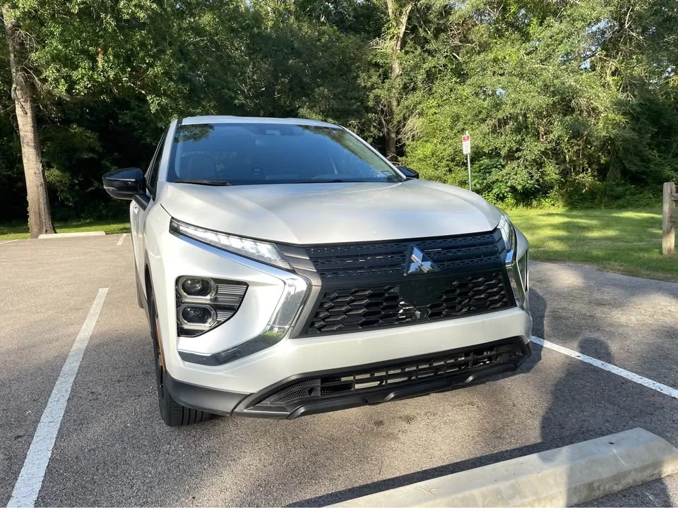 2023 Mitsubishi Eclipse Cross - Image 8 of 16