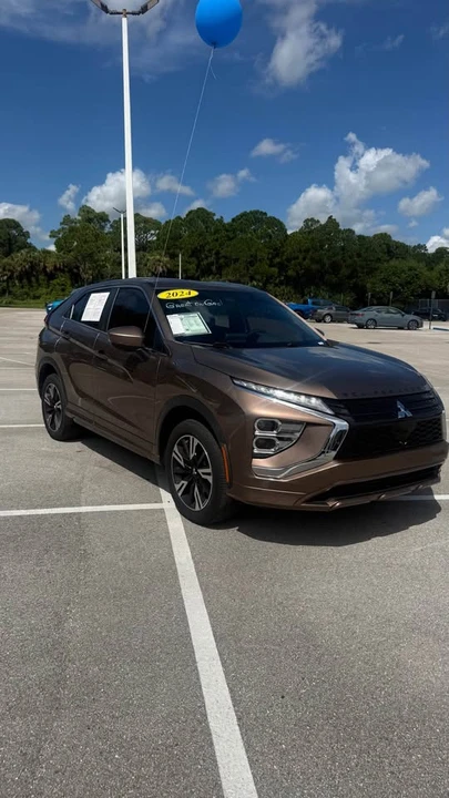 2023 Mitsubishi Eclipse Cross - Image 2 of 7