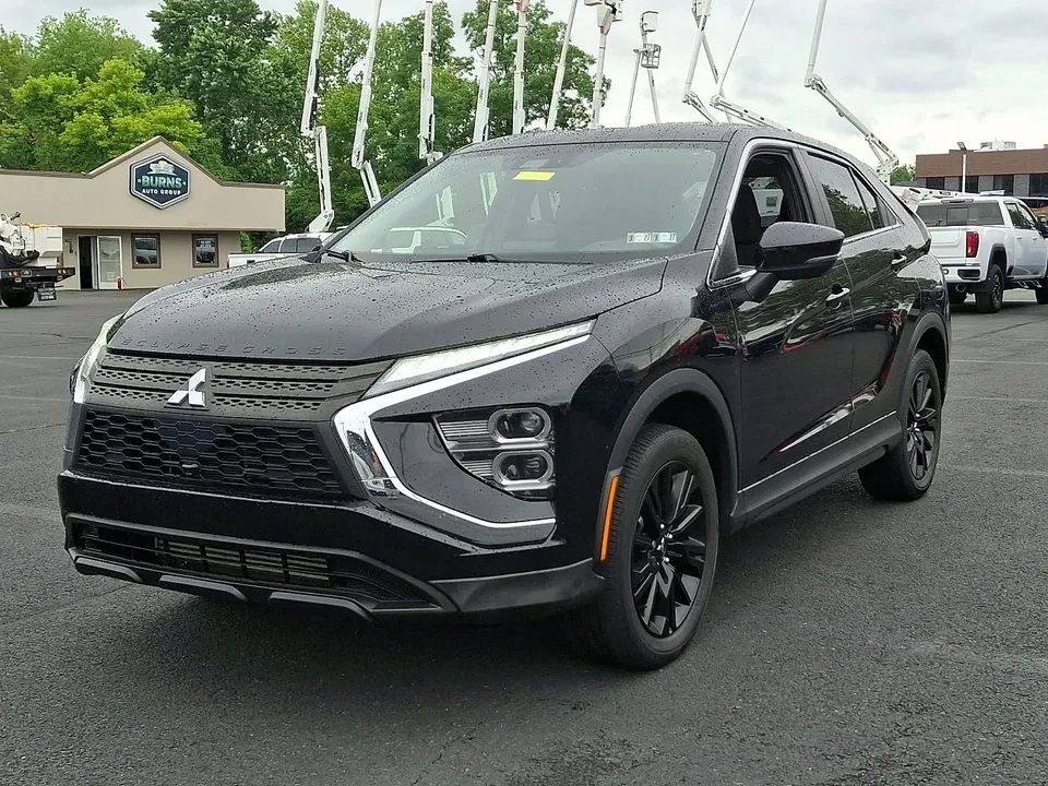 2023 Mitsubishi Eclipse Cross - Image 3 of 20