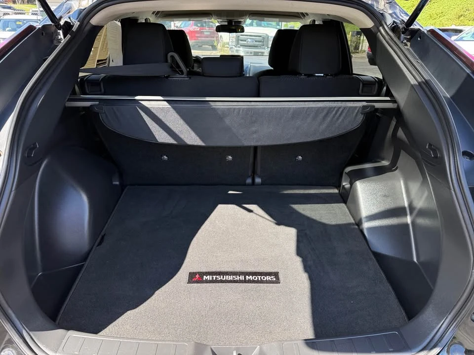 2023 Mitsubishi Eclipse Cross - Image 9 of 18