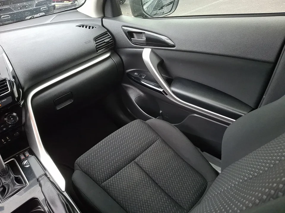 2023 Mitsubishi Eclipse Cross - Image 15 of 20