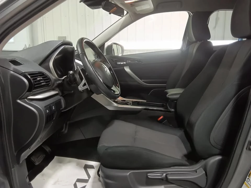 2023 Mitsubishi Eclipse Cross - Image 12 of 20