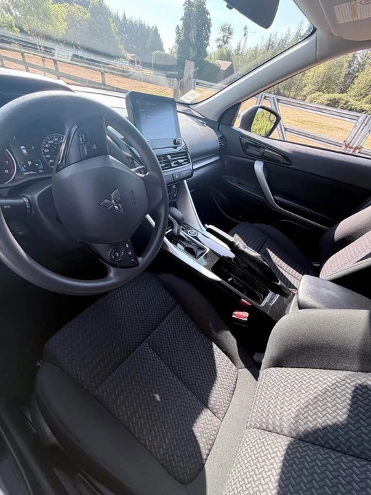 2023 Mitsubishi Eclipse Cross - Image 8 of 11