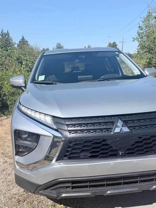 2023 Mitsubishi Eclipse Cross - Image 2 of 11