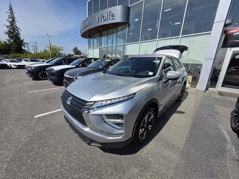 2023 Mitsubishi Eclipse Cross - Image 2 of 9